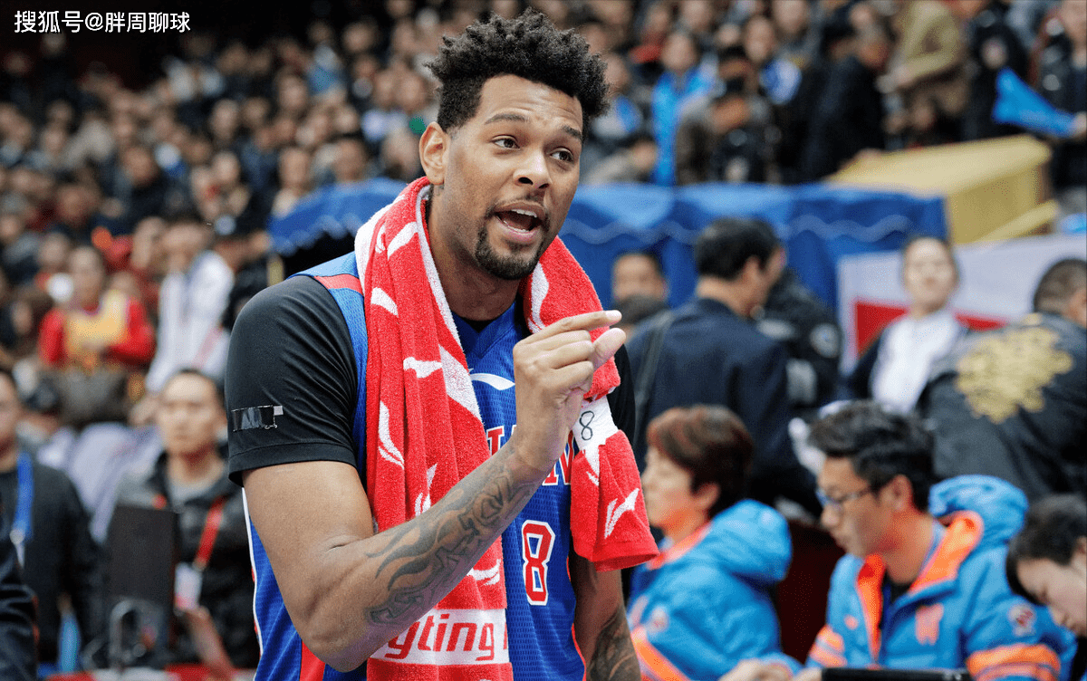 橄榄球战队状态火热,誓夺总冠军 橄榄球战队状态火热,誓夺总冠军