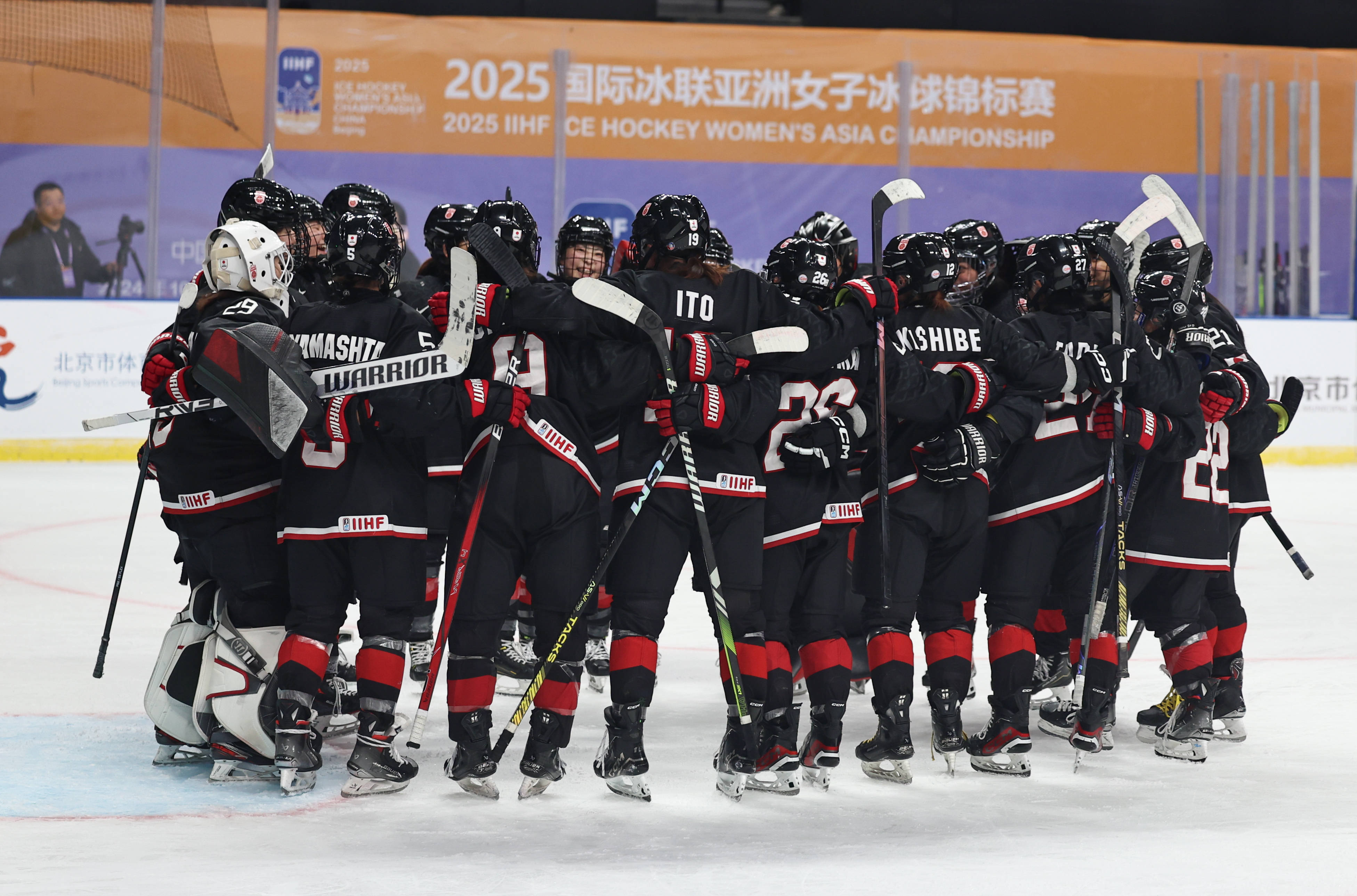 冰球官方发布赛后数据，表现引争议的简单介绍