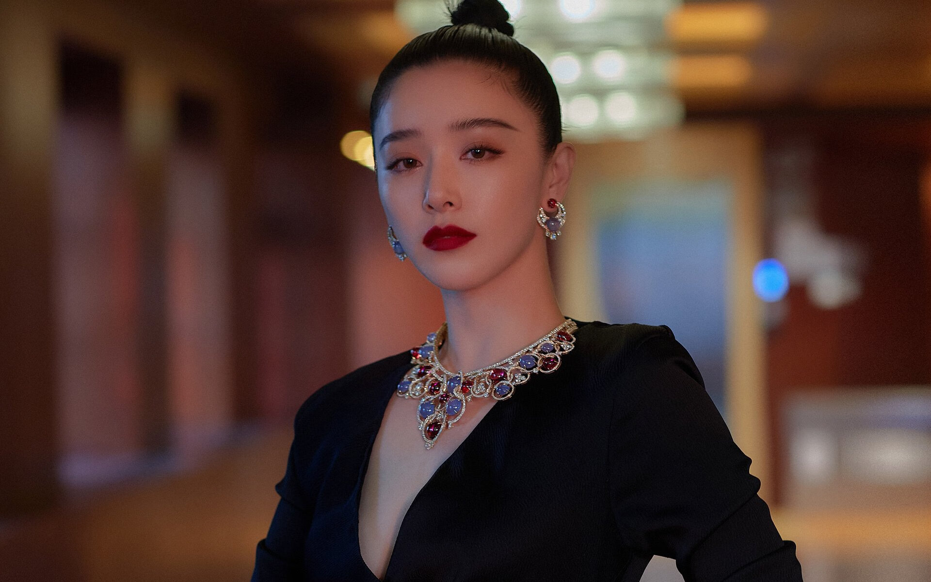 新王登基与旧权崩塌，哈利伯顿统治级表现映照骑士对勇士的时代碾压